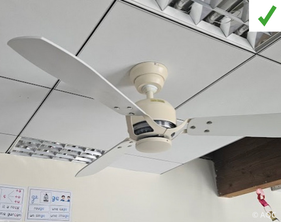 Les pâles du brasseur d'air sont bien inclinées