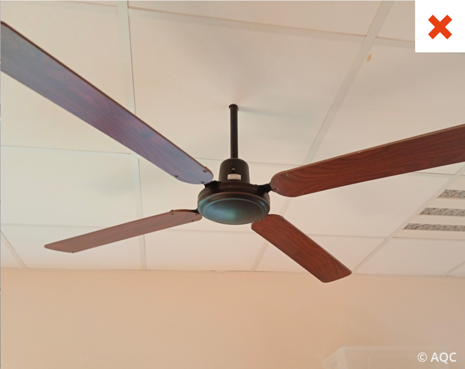 Les pales du brassseur d'air ne sont pas suffisament inclinées pour un mouvement d'air efficace